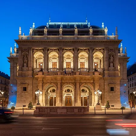 Grand Nest In Kiraly Street With Ac * Budapest
