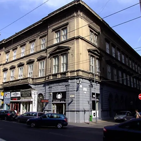 Grand Nest In Kiraly Street With Ac